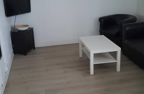 Rosny-sous-Bois Apartment | Homerez - Apt in Rosny-s-Bois, Parking