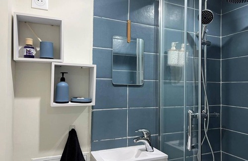 Stains Apartment | Homerez - Charming Apartment in Stains with Balcony