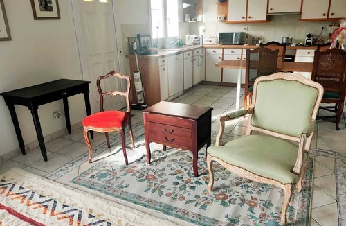 Aulnay-sous-Bois House | Homerez - House in Aulnay-sous-Bois.
