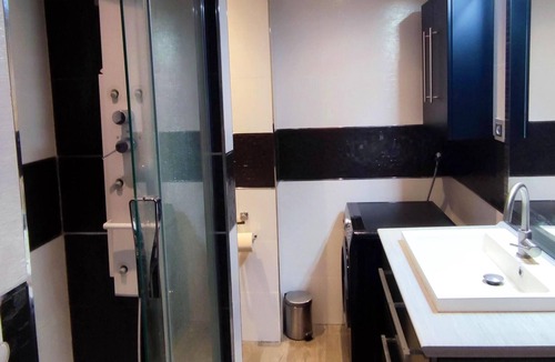 Sevres Apartment | Homerez - Modern Apartment in Sèvres - 43 sqm - Free Parking
