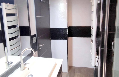 Sevres Apartment | Homerez - Modern Apartment in Sèvres - 43 sqm - Free Parking