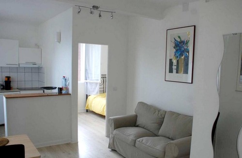Rosny-sous-Bois Apartment | Homerez - Nice appartement for 2 ppl. at Rosny-sous-Bois
