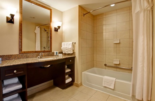 Airport Corporate Hotel | Homewood Suites by Hilton Toronto Airport Corporate Centre