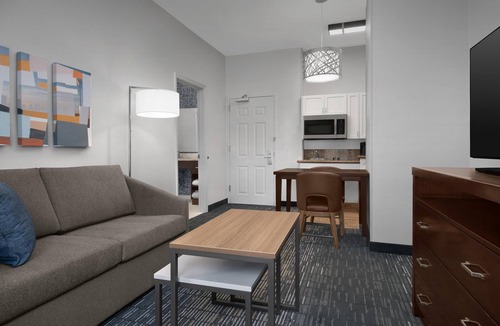 Cranford Hotel | Homewood Suites by Hilton Newark-Cranford