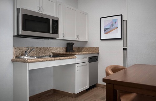 Cranford Hotel | Homewood Suites by Hilton Newark-Cranford