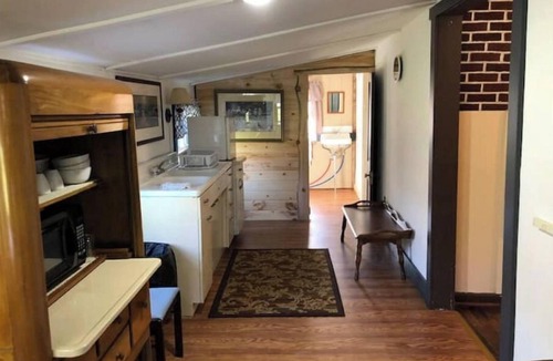 Manns Choice Cabin | Horns Cabins - Allegheny Cabin by the roadside