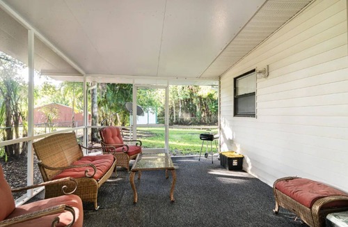 Buckingham House | Horse Creek Country Cottage
