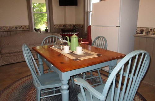 Oro-Medonte House | Horseshoe Valley Farm Cottage