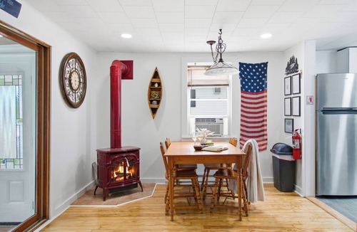 Hamilton House | Hot Tub, 5 min to Colgate, Sleeps 6, Welcome Wine