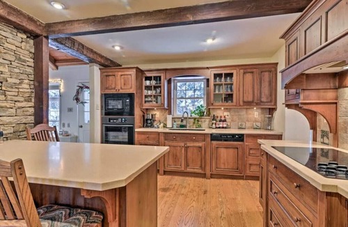 Champion Cabin | Hot Tub - Lux Laurel Highlands- The Mountain House