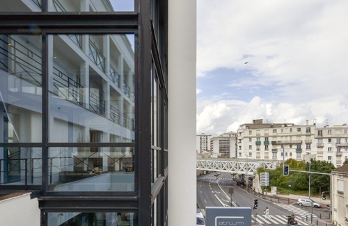 Suresnes Hotel | Hotel Atrium