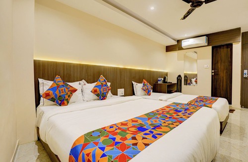 Goregaon West Hotel | Hotel Casa Royal Residency
