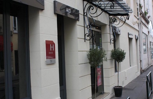 Puteaux Hotel | Hotel Dauphin
