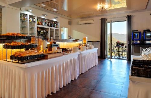Sartene Hotel | Hotel Des Roches