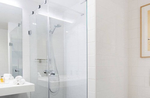 Champs-Elysees Hotel | Hotel Helzear Etoile