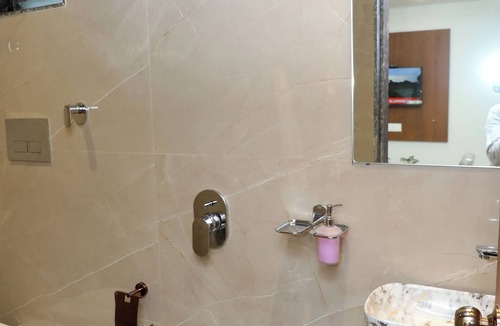 Mumbai Hotel | Hotel In Navi Mumbai With Internet, Smoking, Bedding/Linens