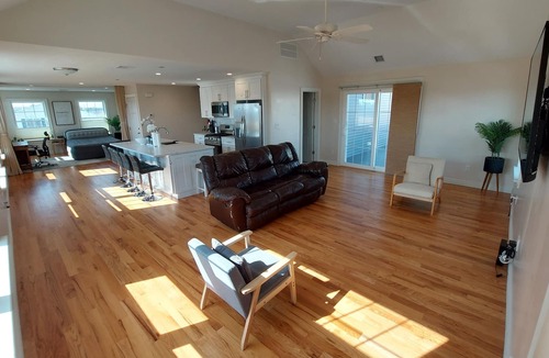 Island Park House | Hotel Inspired Modern Retreat - Up to 30% Off