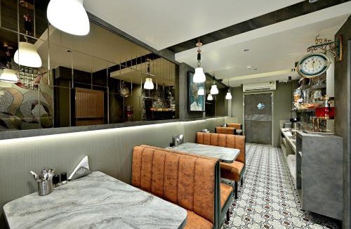 Grant Road Hotel | Hotel Kalpana Palace, Mumbai