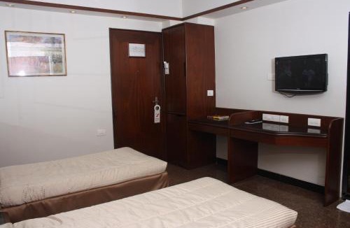 Vile Parle West Hotel | Hotel Karl Residency
