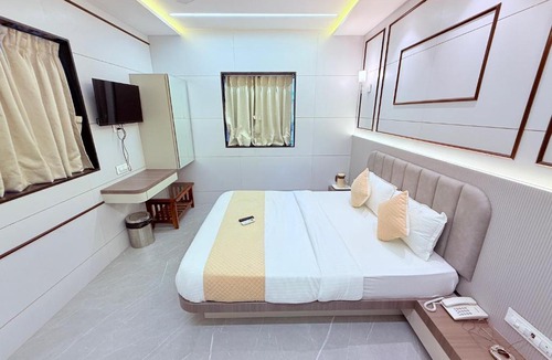 Santacruz West Hotel | Hotel Le Glance Rooms & Dormitory
