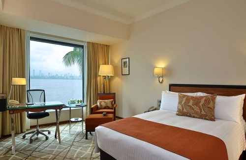 Churchgate Hotel | Hotel Marine Plaza Mumbai