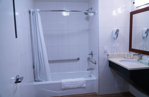 Queens Hotel | Hotel Mint JFK Airport