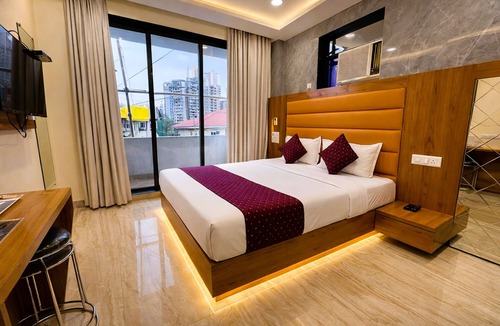 Girgaon Hotel | Hotel National