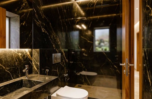 Girgaon Hotel | Hotel National