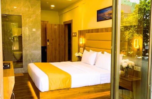 Girgaon Hotel | Hotel National