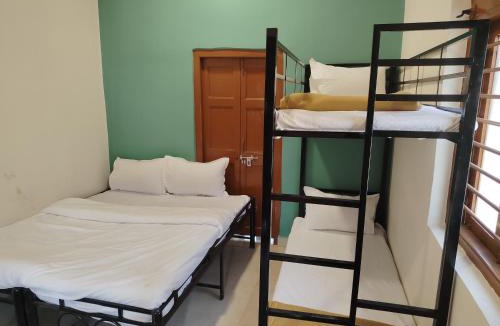 Goregaon West House | Hotel Omkar Regency AC Guest House Goregaon West