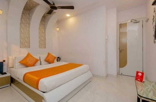 Vile Parle East Hotel | Hotel Satellite