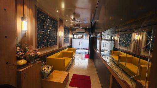 Thane West Hotel | Hotel Signature