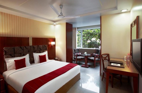 Wellington Pier Hotel | Hotel Suba Palace Near Gateway of India