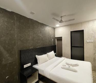 Vile Parle West Hotel | Hotel Vile Parle Executive Near Nanavati Hospital - Mumbai
