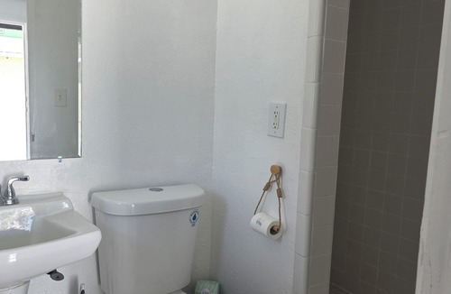 Campbell Hotel | Hotel with AC & WiFi in Kissimmee