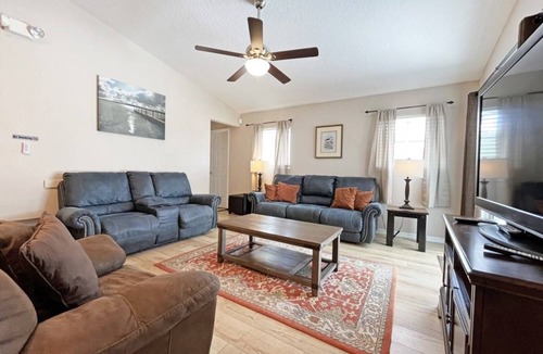 Hillcrest Estates House | House ∙ 4 bedrooms ∙ 8 guests