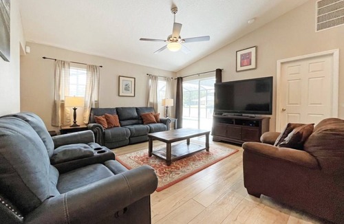 Hillcrest Estates House | House ∙ 4 bedrooms ∙ 8 guests