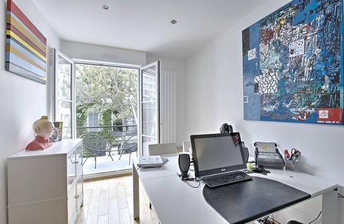 15th Arrondissement House | House in the heart of the 15th district in a private cul-de-sac 5 minutes from the metro, gym