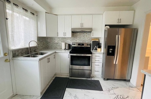 Toronto House | House near Toronto Pearson Airport