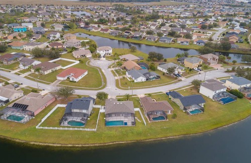 Crescent Lakes House | House of Views Villa