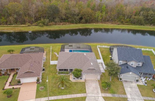 Crescent Lakes House | House of Views Villa