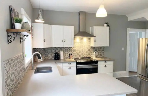 Midland House | House on the Hill, HotTub, Ski, Ice Fish, Trails