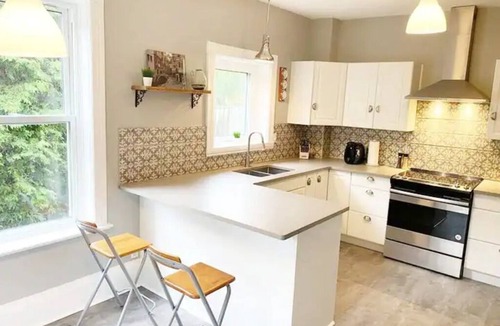 Midland House | House on the Hill, HotTub, Ski, Ice Fish, Trails