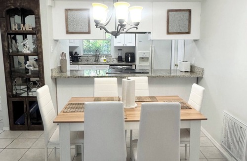 Mill Run House | House w Pool, Close to the Parks