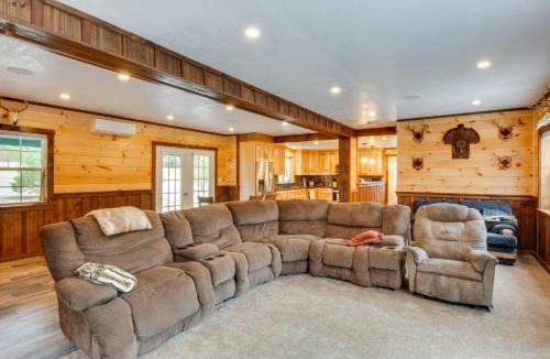 Olanta House | Houtzdale Home w/Shuffleboard & Pickleball!