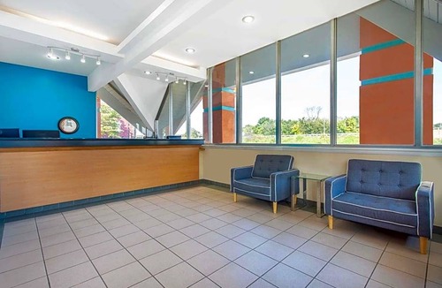 Harrisburg - Hershey Hotel | Howard Johnson by Wyndham Harrisburg