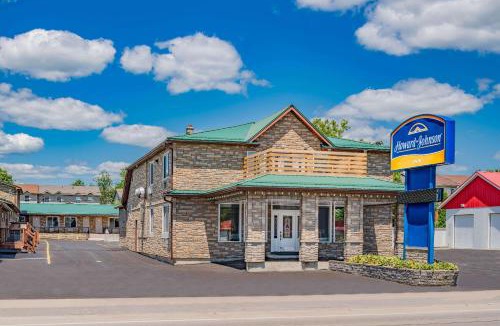 Gananoque Hotel | Howard Johnson by Wyndham Gananoque