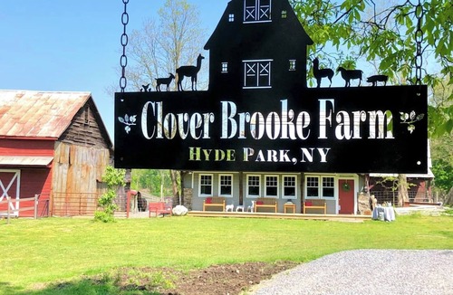 Hyde Park Apartment | Hudson Valley Farm Getaway-East/Alpaca Lane-Apt 1