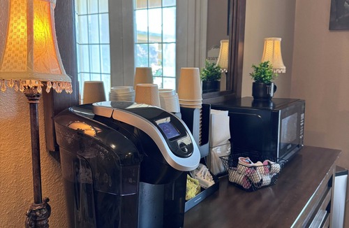 Lakeland House | Huge 6 Bedroom Estate w/Themed Rooms perfect for Family Reunions & Holidays