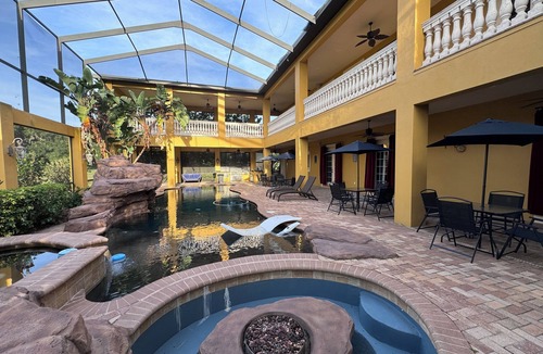 Lakeland House | Huge 6 Bedroom Estate w/Themed Rooms perfect for Family Reunions & Holidays